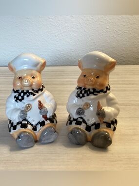 Vintage Chef  Pigs Salt Pepper Shakers Set By Dori Postlewait Youngs 1999  4"